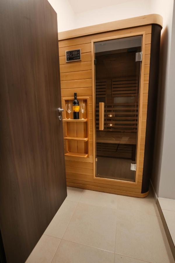 Resita Residence Sauna Apartment Esterno foto